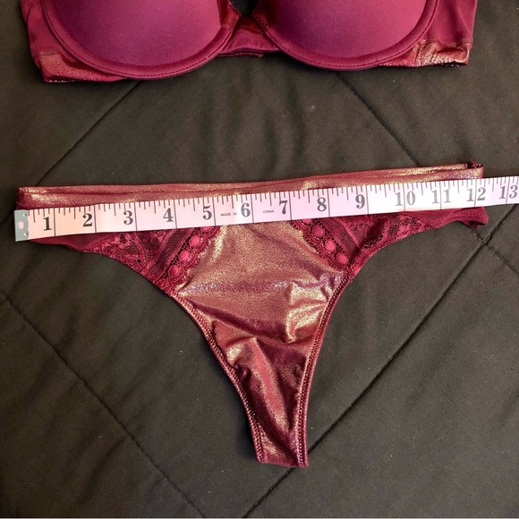 Victoria's Secret Red Bra and Panty Set - Picture 10 of 11